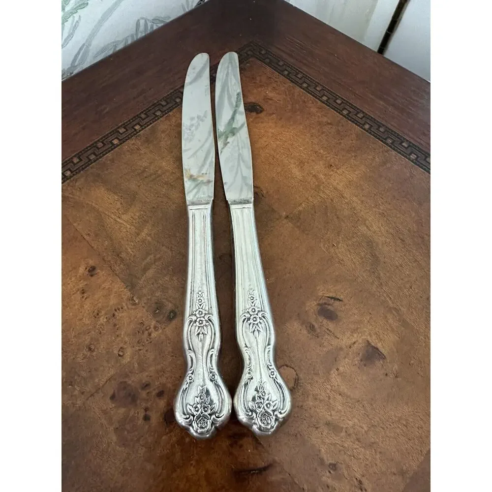 1847 Rogers Bros Inspiration/Magnolia/Queen Rose lot 2 Dinner Knives Silverplate